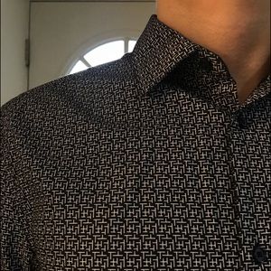 Patterned navy and white H&M button up 
🦋🐇